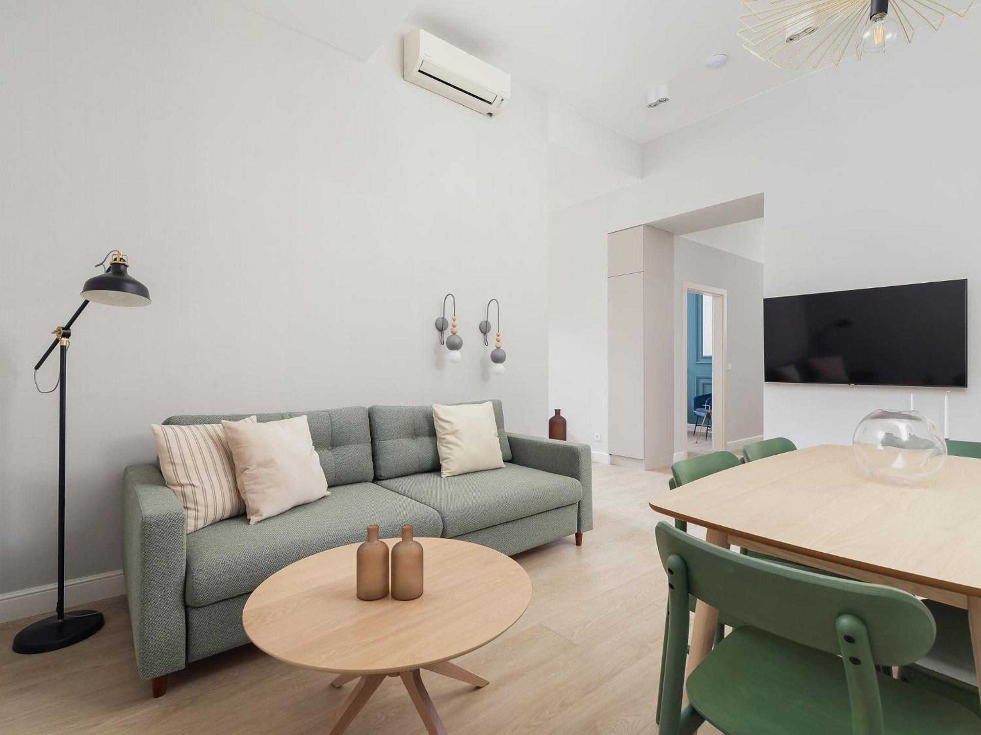 4 Bedroom - Main Square Apartament *